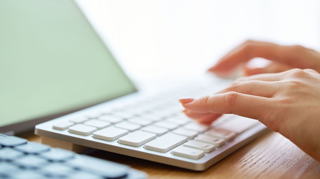 ｢ご寛恕ください｣より格式が高く､響きもソフト…申し訳ない気持ちがジワジワ伝わる超一流の謝罪フレーズ 手紙の精神をメールに取り入れ､他の人とは一味違う文に仕上げる