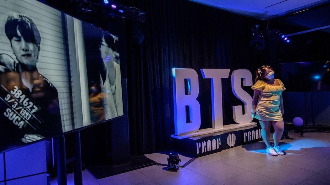 再生数のために無音で流し続ける…BTSを全米1位に押し上げた｢応援マニュアル｣の振り切れた中身 アメリカ50州の連合ファンサイトが組織的なサポートを展開