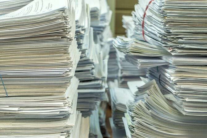 書類の山