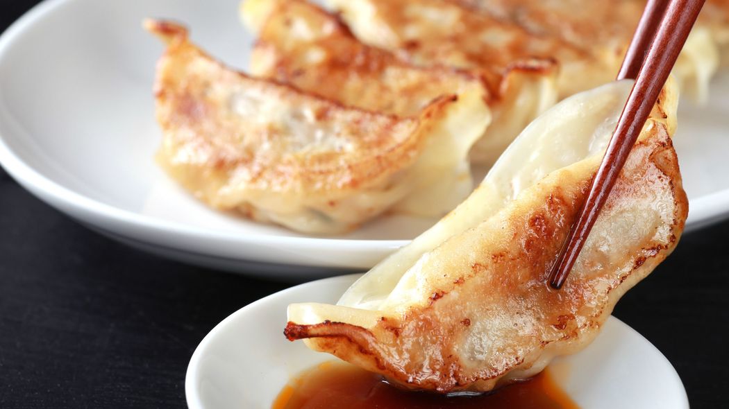 餃子のルーツは浜松でも宇都宮でもない…終戦直後の日本で最初の｢餃子の町｣になった"意外な場所" 満州から引き揚げてきた人たちの｢懐かしの味｣だった