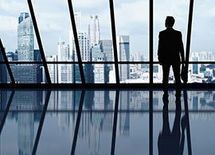 リスクの高い社内派閥より、社外人脈を増やせ