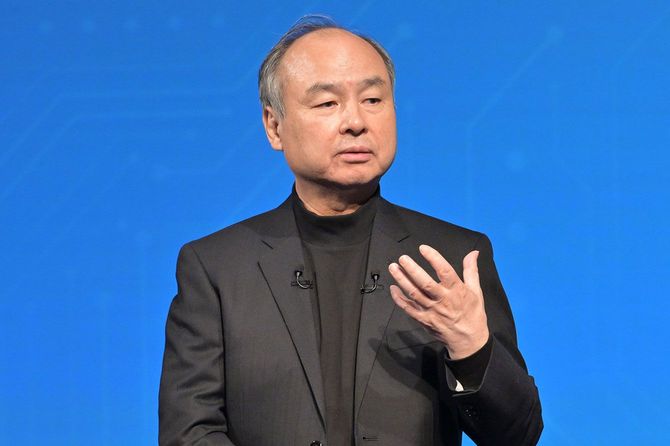 記者会見するソフトバンクグループ(SBG)の孫正義会長兼社長=2022年11月11日、東京都港区