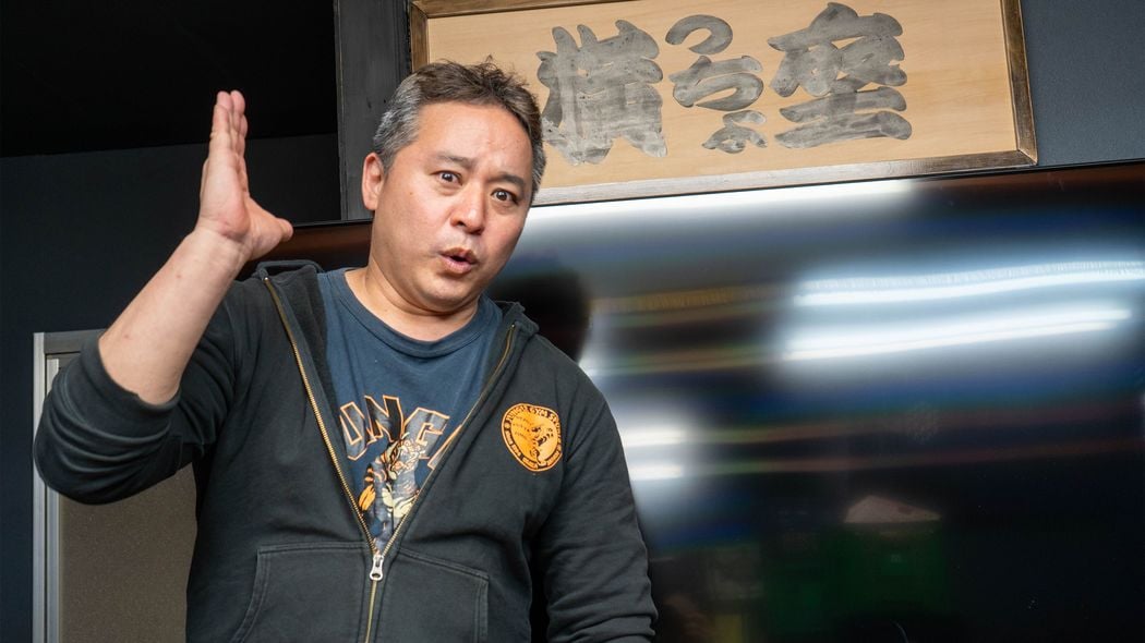 ｢商店街のアイドル｣は"小さな漫才師"だった…0円で小学生に漫才を教える｢大阪のおっちゃん｣(54)の正体 子どもたちから｢ちいかわ｣と呼ばれる"お笑い道場の主"の来歴