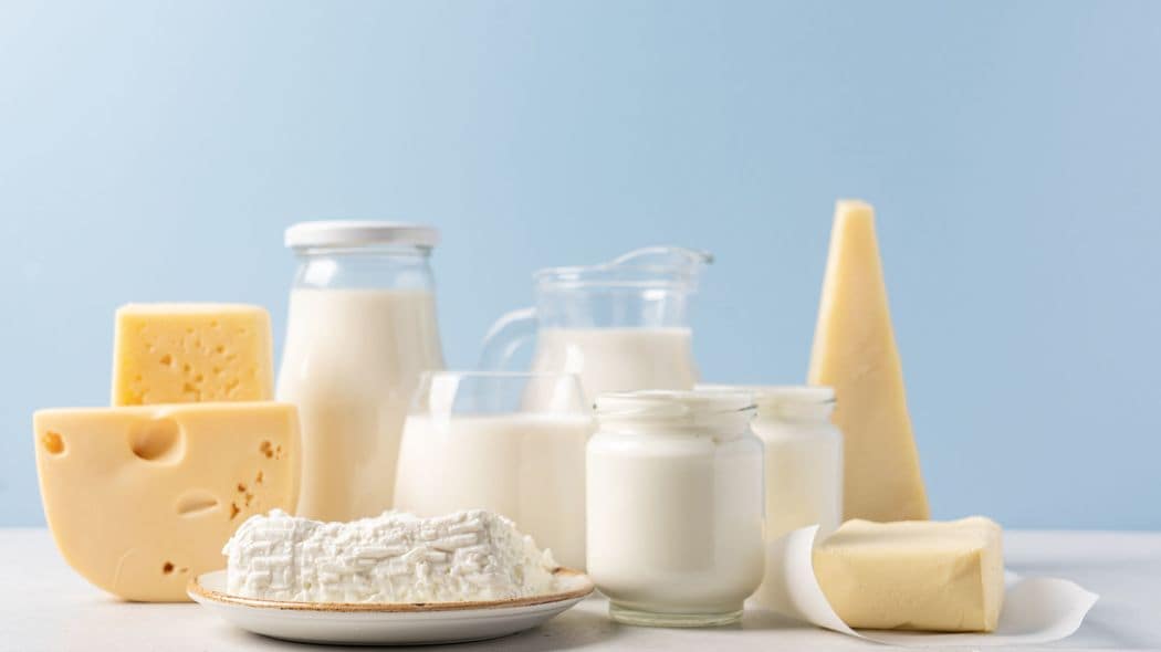 ｢貧血になる｣｢かえって骨がもろくなる｣は本当か…あらゆる"牛乳は体に悪い"説を小児科医が徹底解説 なぜ白い食品が悪者にされがちなのか