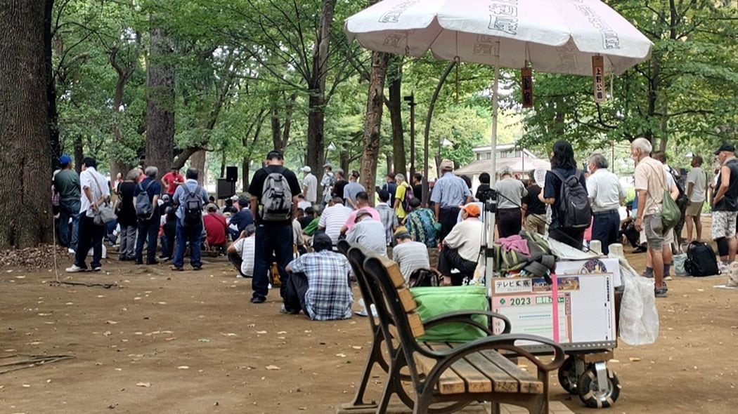 ｢名前を書くだけで1500円もらえるよ｣上野のホームレスを食い物にする"新興宗教"の汚い勧誘手口