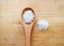 控えめ推奨の「塩」は摂取量ゼロまで近づけるべき？