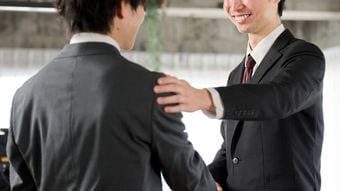 ｢褒めるところが一つもない｣を心にしまって褒め言葉を繰り出せるコミュ強マネジャーの｢驚きの視野の広さ｣