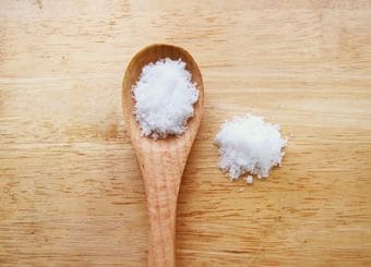 控えめ推奨の「塩」は摂取量ゼロまで近づけるべき？