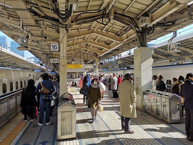 東京駅の新幹線のホーム