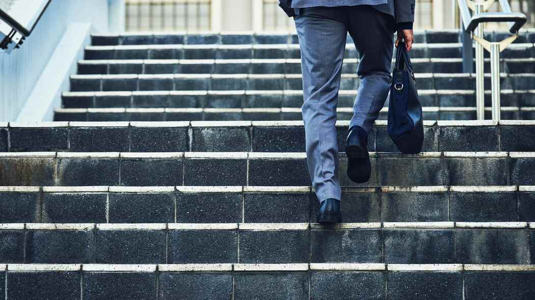 ウォーキングは1日1万歩も必要ない…医師｢2週間で体の疲れ具合が激変する"1日15分運動"｣