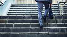ウォーキングは1日1万歩も必要ない…医師｢2週間で体の疲れ具合が激変する"1日15分運動"｣