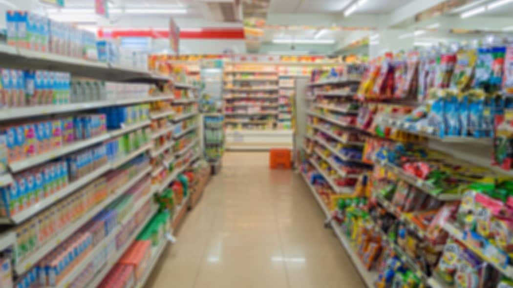 コンビニに行くことは貯金の切り崩しと同じ…お金のプロが｢コンビニ通いはやめなさい｣と指摘する理由 なぜスーパーよりも商品が割高なのか