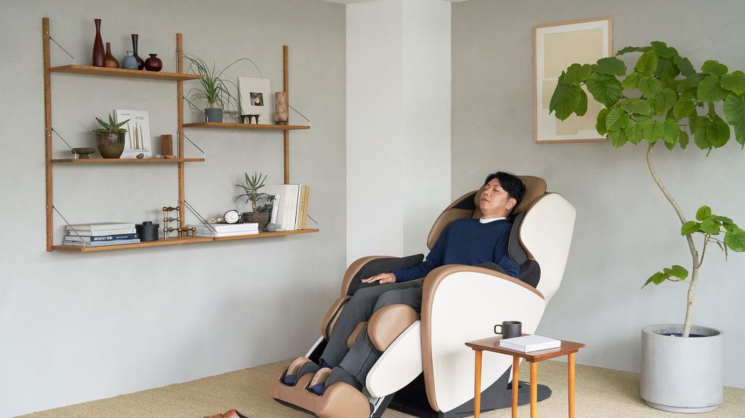 ｢マンションでも別格マッサージチェアをあきらめなくていい｣は本当か? 仕事もプライベートも頑張る人こそ自宅で自分を整える