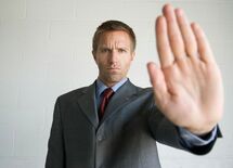 "全員から友達申請"新興企業のNGルール