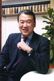 <strong>「7時で終わりと決めてしまえば、終わるように段取りをする」</strong><br>自らも率先して残業ゼロを遂行している松井社長。しまむらやキヤノンの取り組みを参考にしたのだという。