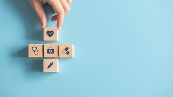 ｢笑わない人は要介護に｣｢ネットでうつ回避｣…医者も知らない"幸せな健康老人"の共通点