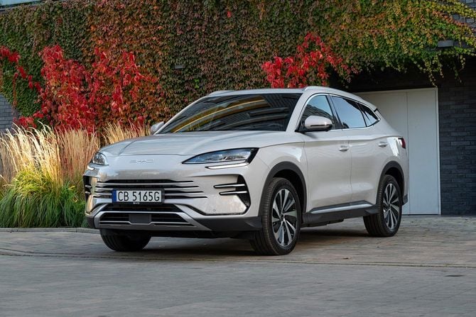 ハイブリッドプラグインSUV BYD Seal U DM-I