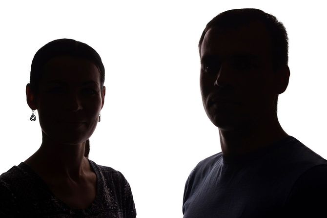 男女のシルエット