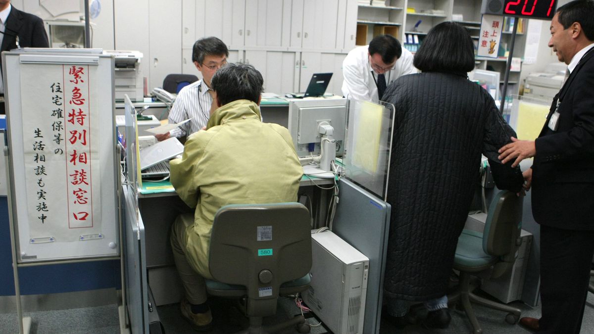 時給900円の 非正規公務員 が増え続けるワケ 正規職員の高給を支える 調整弁 に President Online プレジデントオンライン