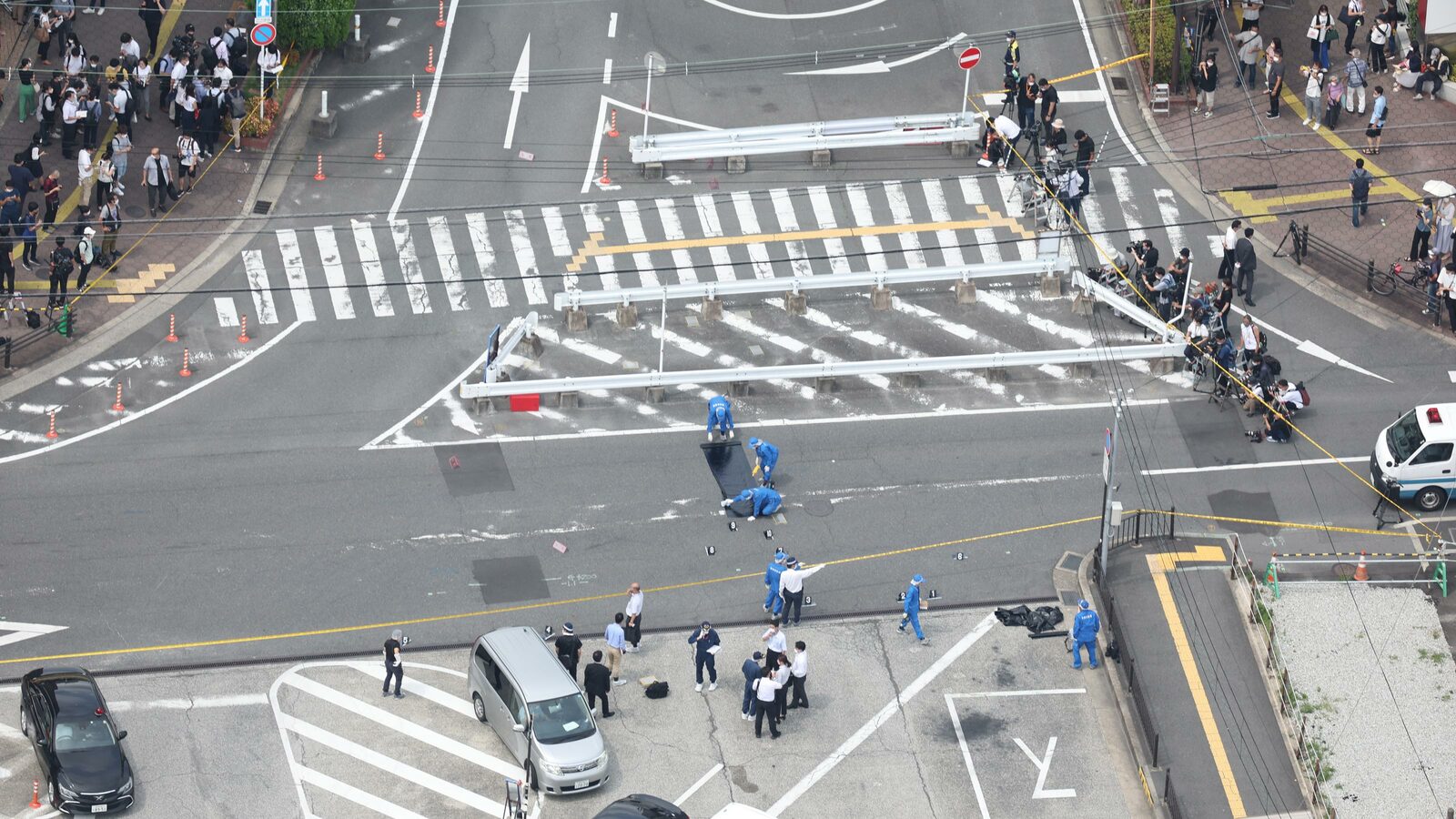 本来なら警備があんなに手薄なはずがない…｢安倍元首相銃撃事件｣で警視庁出身者が抱いた"強烈な違和感" なぜ｢選挙カー｣も｢道路封鎖｣も使わなかったのか