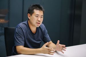 合成音声技術を活用したプラットフォームを提供するコエステ執行役員の金子祐紀さん。