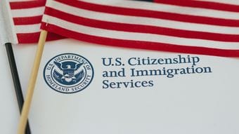 ｢移民を減らせ｣の声が急減､トランプ強硬策に広がる逆風