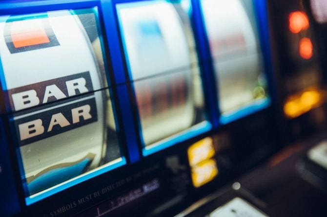 スロットマシーン