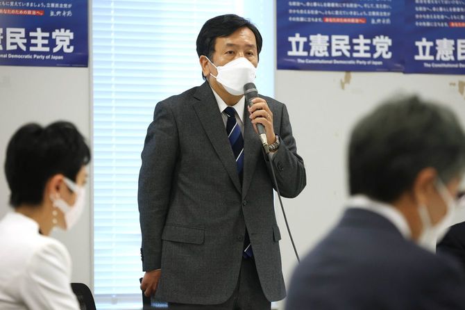 立憲民主党の執行役員会で発言する枝野幸男代表=2021年11月2日、東京・永田町の衆院議員会館