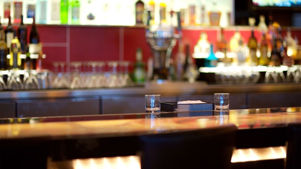 なかなか席を立たない常連客も一発で帰る…銀座ママが使う"とっておきのフレーズ" ｢もう閉店時間なので｣より効果的