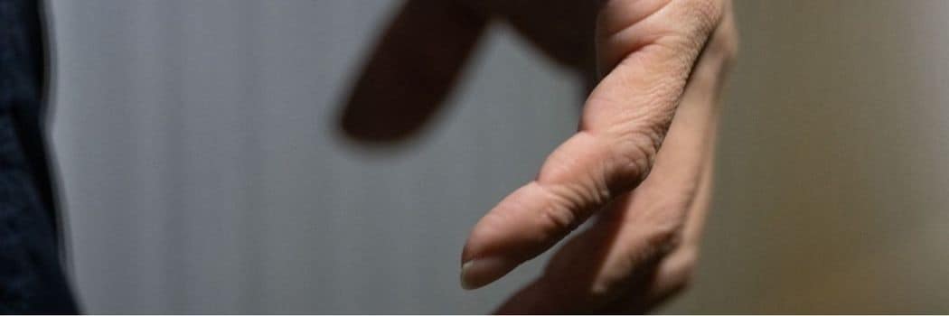 ブリキ缶でのこぎりを作り､自ら革命歌を歌いながら足を切り落とす…拉致被害者・蓮池薫が現地で受けた“凄まじい洗脳教育”の“内情”