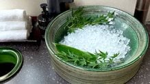 お手洗いの洗面台に一面の氷が張ってある…1年待ちの予約困難レストランで出合った一流の気遣い