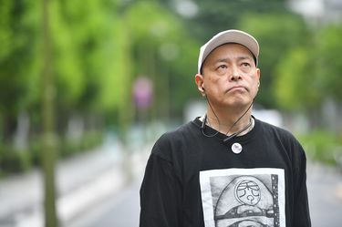 成人雑誌を燃やされ､自慰を禁じられても､母が大好きだった…元C-C-B関口
