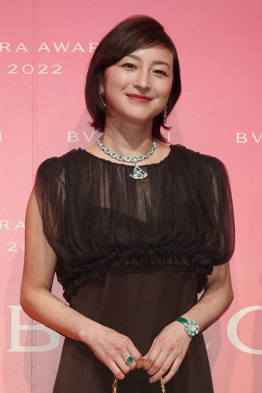 さまざまな分野で才能と創造性を発揮する女性の活動を表彰する「BVLGARI AVRORA AWARDS 2022」のカーペットイベントに登場した俳優の広末涼子さん（＝2022年12月7日、東京都江東区の有明アリーナ）