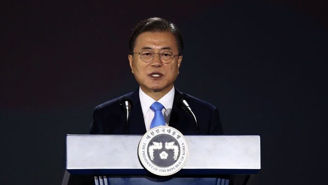 2020年8月15日、ソウルで行われた「光復節」の式典で演説する韓国の文在寅大統領（韓国・ソウル）