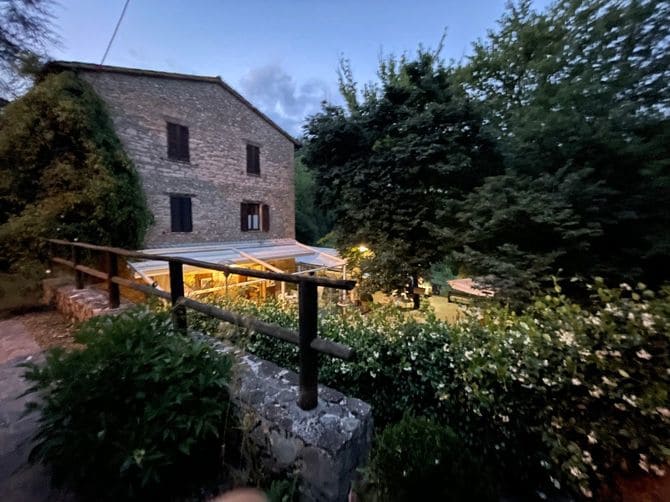 アグリツーリズムの舞台となったレストラン「カサティントリア」。市の中心部から徒歩圏にある