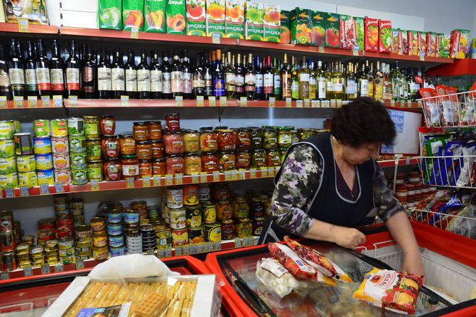 かつては物資不足だったが、近年はスーパーができて物資も潤沢になってきた