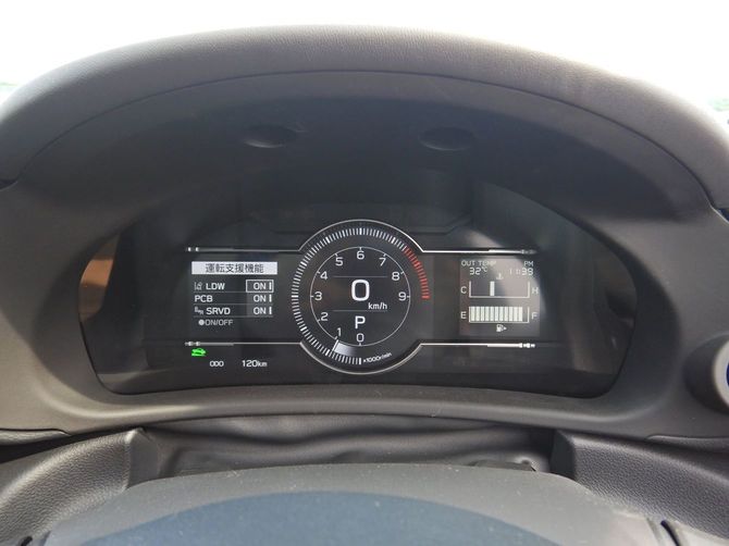 「BRZ」のメーター内にある運転支援機能の設定画面