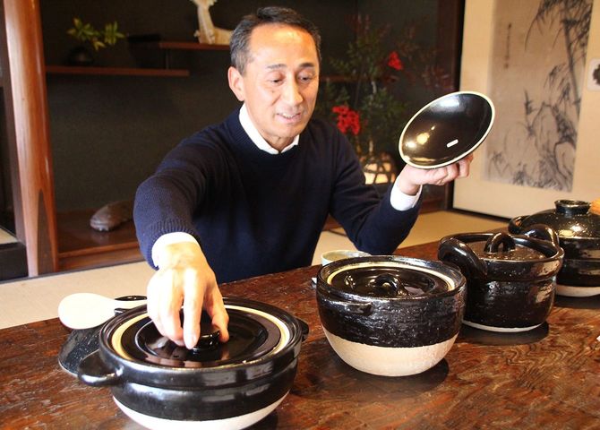 数々の試作を経た、かまどさん(手前)