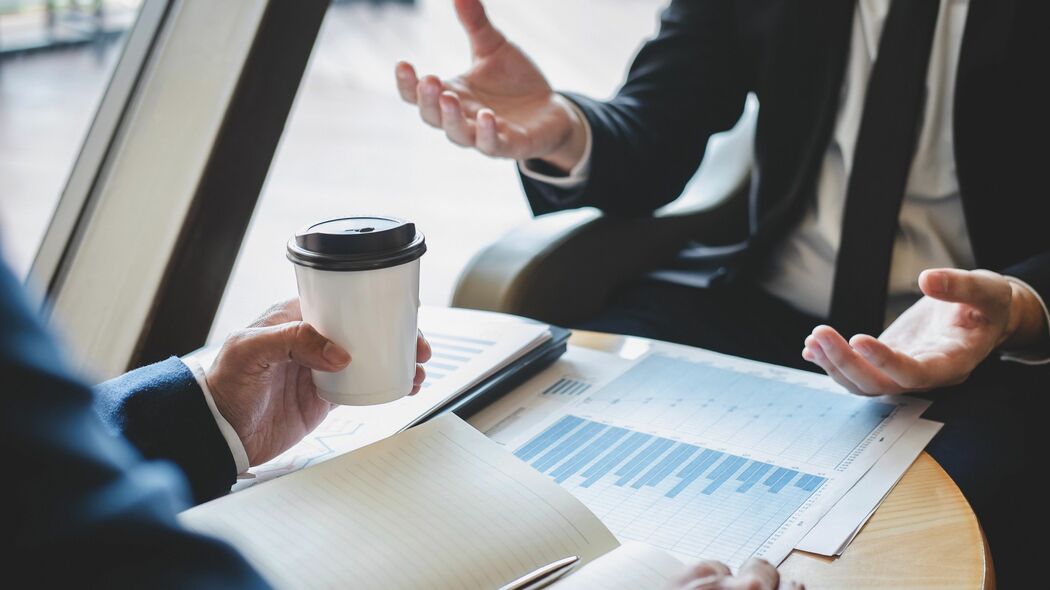 ｢暑いですね｣｢お元気でした?｣は一発で仕事のデキない人認定される…デキる人が使う最強の雑談フレーズ