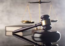 "盗み見したLINE"は裁判証拠にならない