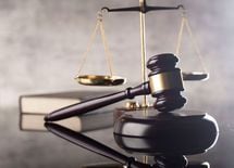 "盗み見したLINE"は裁判証拠にならない