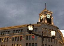 なぜ不況でも10万円の靴が売れるのか