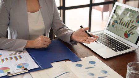 報酬は高いが不幸でストレスフル クソどうでもいい仕事 を続ける人を待ち受ける悲しい現実 これさえできればいい と言えるか President Online プレジデントオンライン