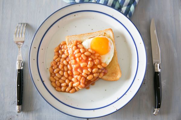 ビーンズ・オン・トーストは英国のスタンダードな朝食