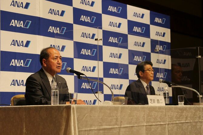 2022年2月、ANAHDは経営体制の刷新を発表した。左が社長に就任した芝田浩二氏、右が会長に就任した片野坂真哉氏