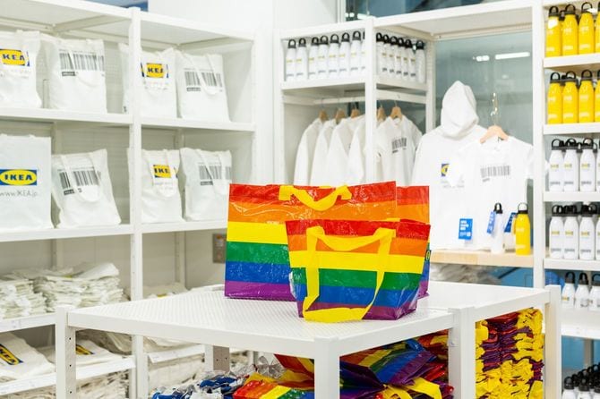 レインボーバッグは新宿店でも販売している