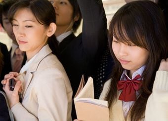 "女性専用車両に乗らない女性"の切ない心