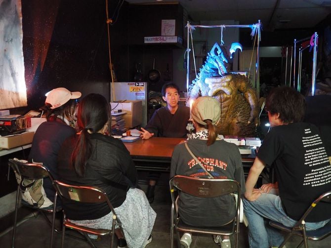 取材当日、訪問客は和やかな雰囲気の中で怖い話を披露し合っていた