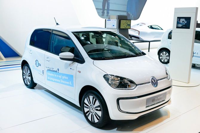 展示場のフォルクスワーゲン「e-up!」