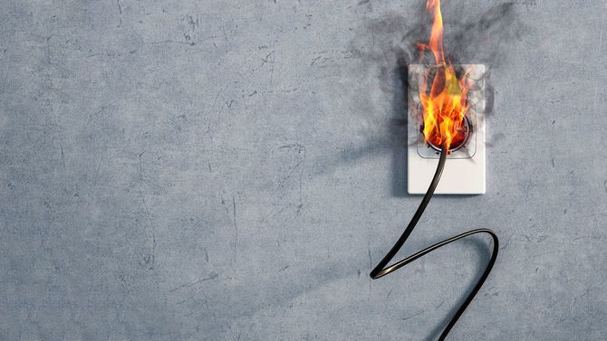 発火するコンセント